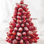 Торт на новый год «Клубничная Елочка»  на заказ