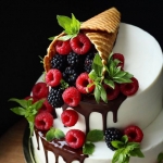 Торт с ягодами «Крим-дрим» на заказ