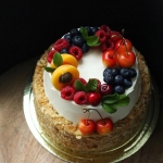 Торт с ягодами «Ягоды на снегу»  на заказ