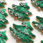 Имбирный пряник «Нарядная елка»  на заказ