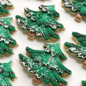 Имбирный пряник «Нарядная елка»  на заказ