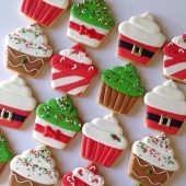 Набор имбирных пряников «новогодние капкейки» на заказ