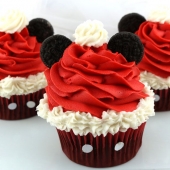 Новогодний капкейк «Шапка Деда Мороза»