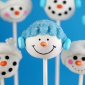 Кейк-попсы «Веселые снеговички» 