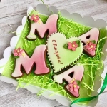 Имбирные пряники к 8 марта «С 8 марта, Мама»