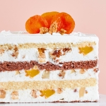 Половинка торта «Сметанная с ананасом, персиком и грецким орехом» 1 кг.