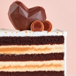 Половинка торта «Соленая карамель» 1 кг.