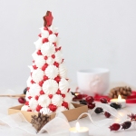 Новогодняя ёлка из безе 