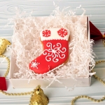 новогодний имбирный пряник в форме сапожка