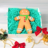 новогодний имбирный пряник в форме человечка