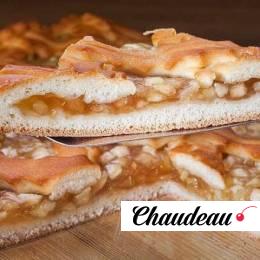 Пирог с яблоком и корицей