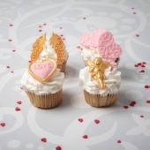 набор капкейков на день валентина с фигуркой купидона