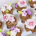 набор капкейков на 8 марта 12 штук