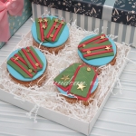 набор капкейков на 23 февраля 4 штуки