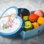 набор макарунов в подарочной коробке