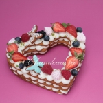 торт на 8 марта москва в форме сердца