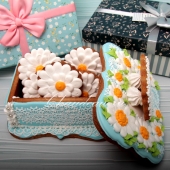 имбирная шкатулка на 8 марта с ромашками