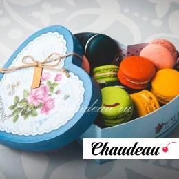 набор макарунов в подарочной коробке